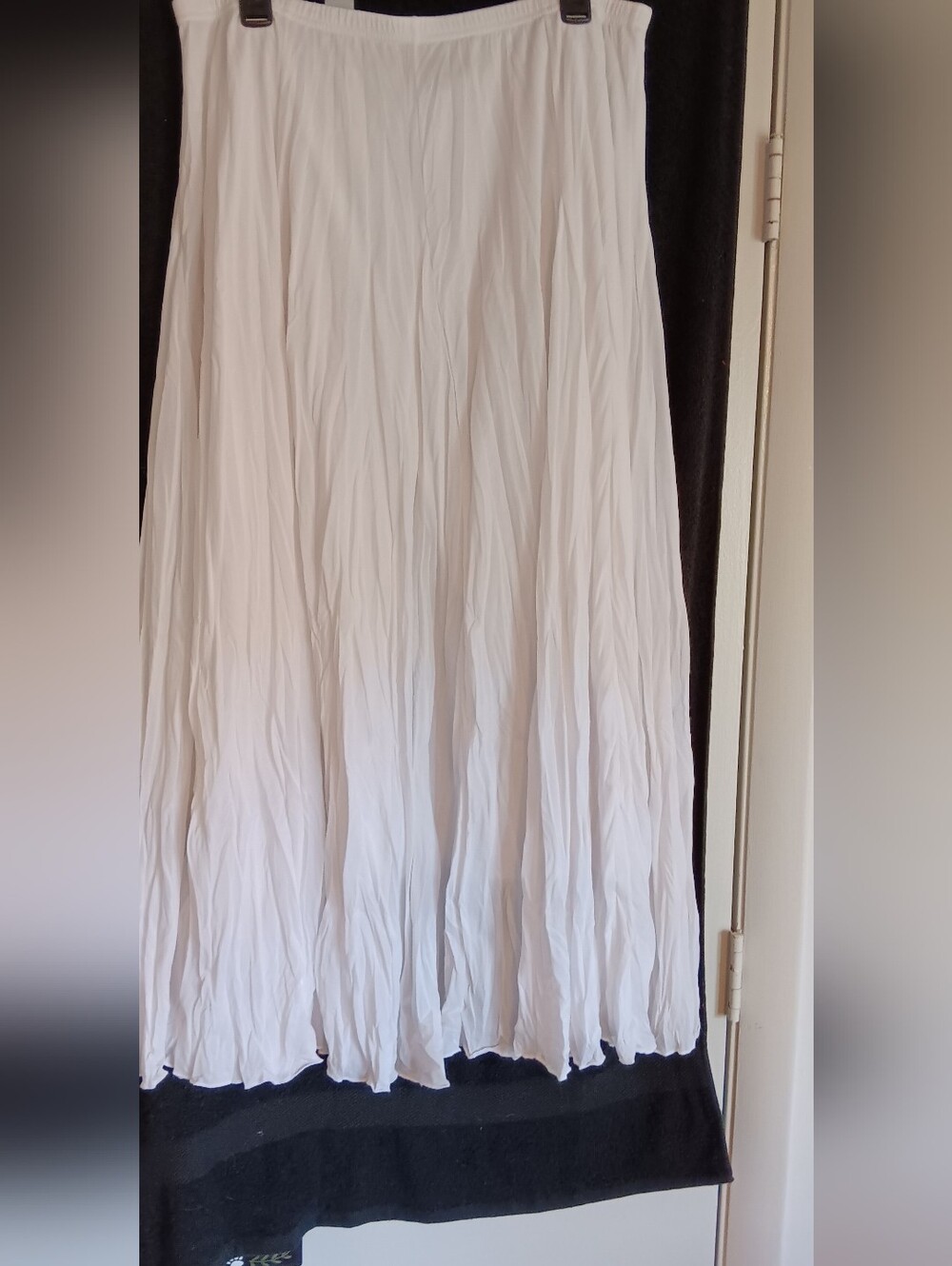 White Crinkled Maxi Skirt - Picture 2 of 4